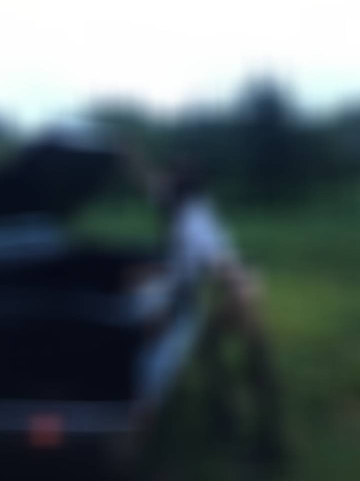 拍了拍复古凯迪拉克 