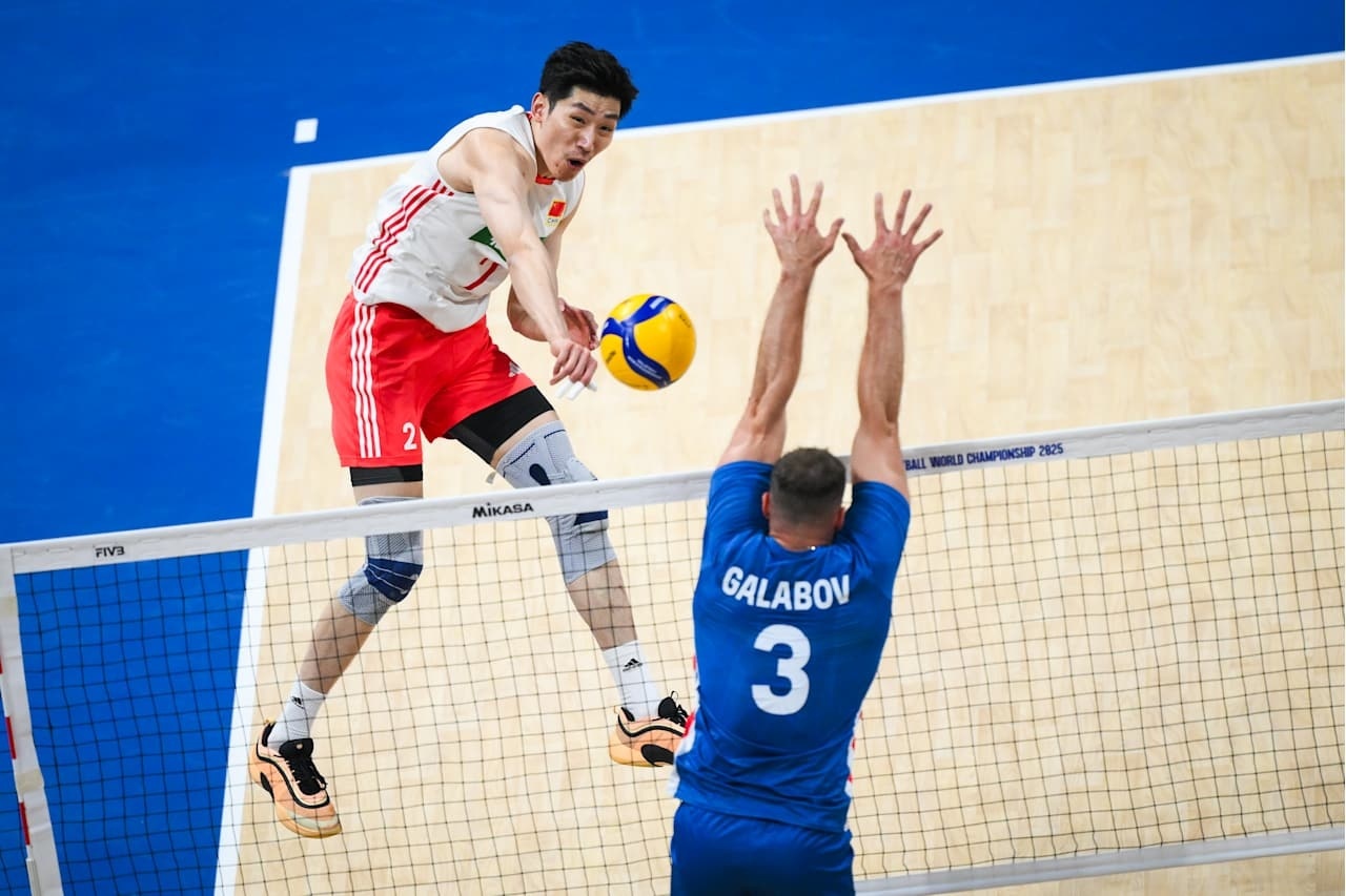 今天晚上19点，男排联赛第二阶段排位赛最后一轮，焦点大战！北京男排对阵河北保定男