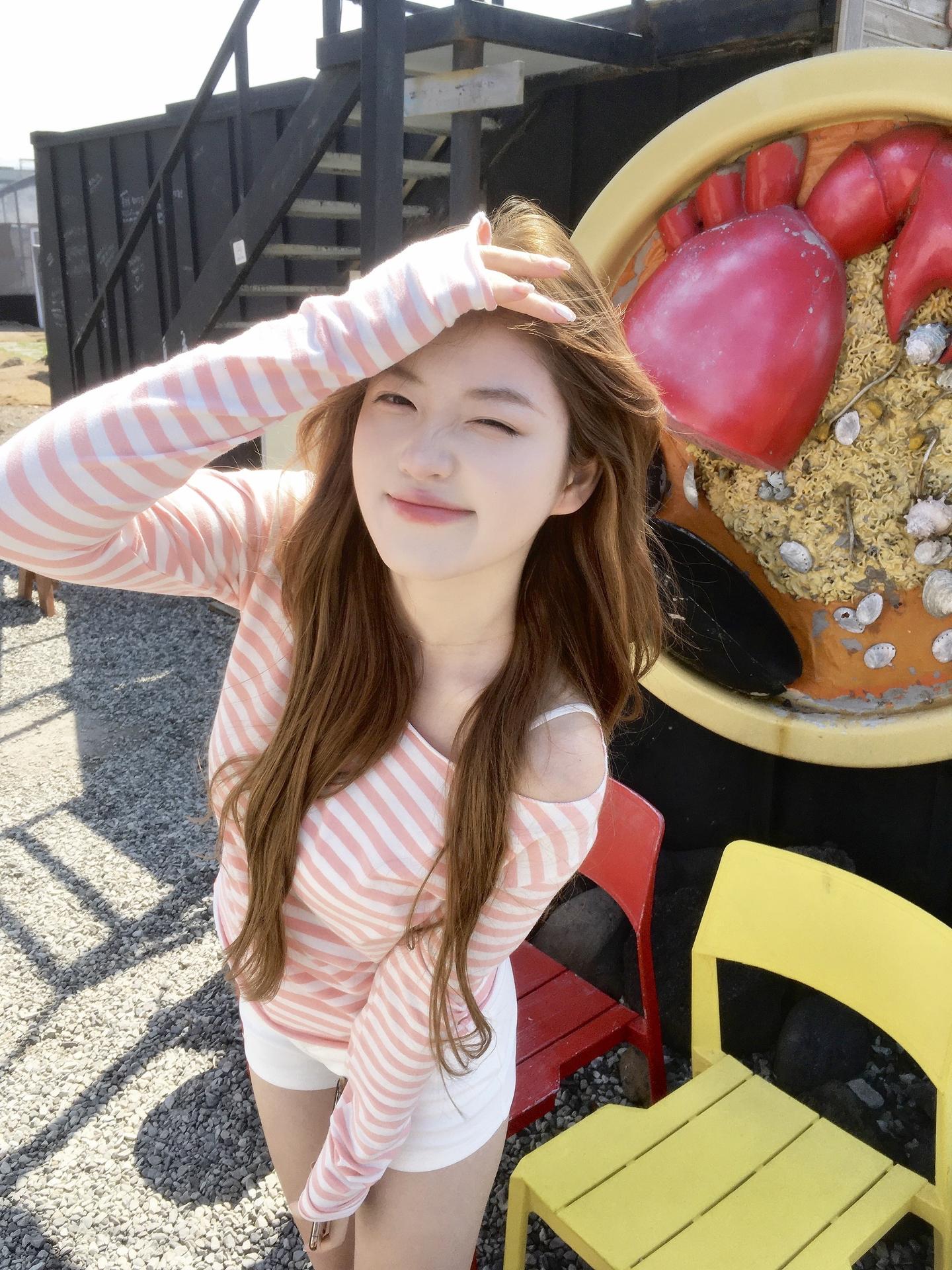 怪我普通的脸 留不住你暧昧的眼。