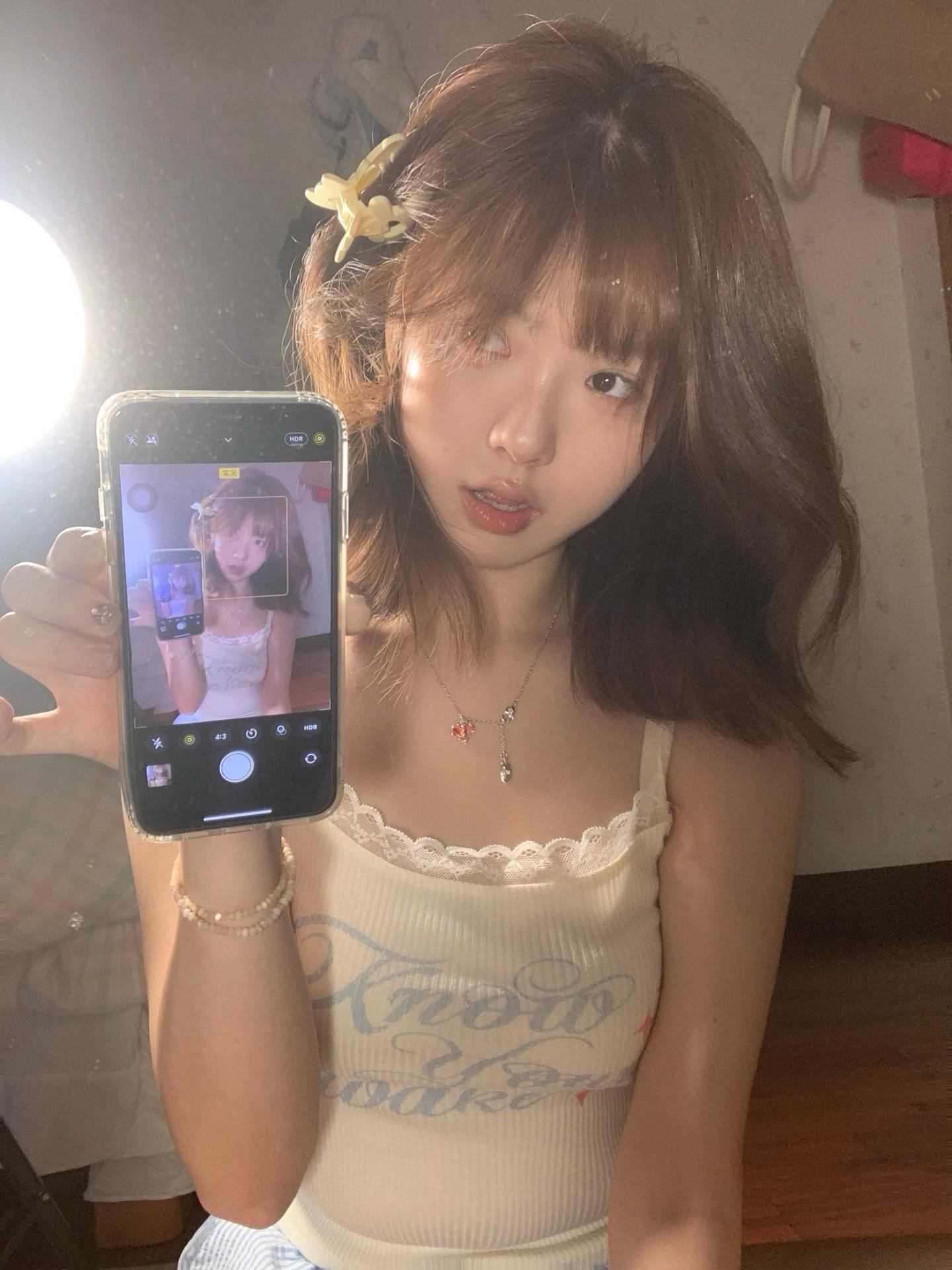 她私底下就是薯条冰淇淋都来的啊。