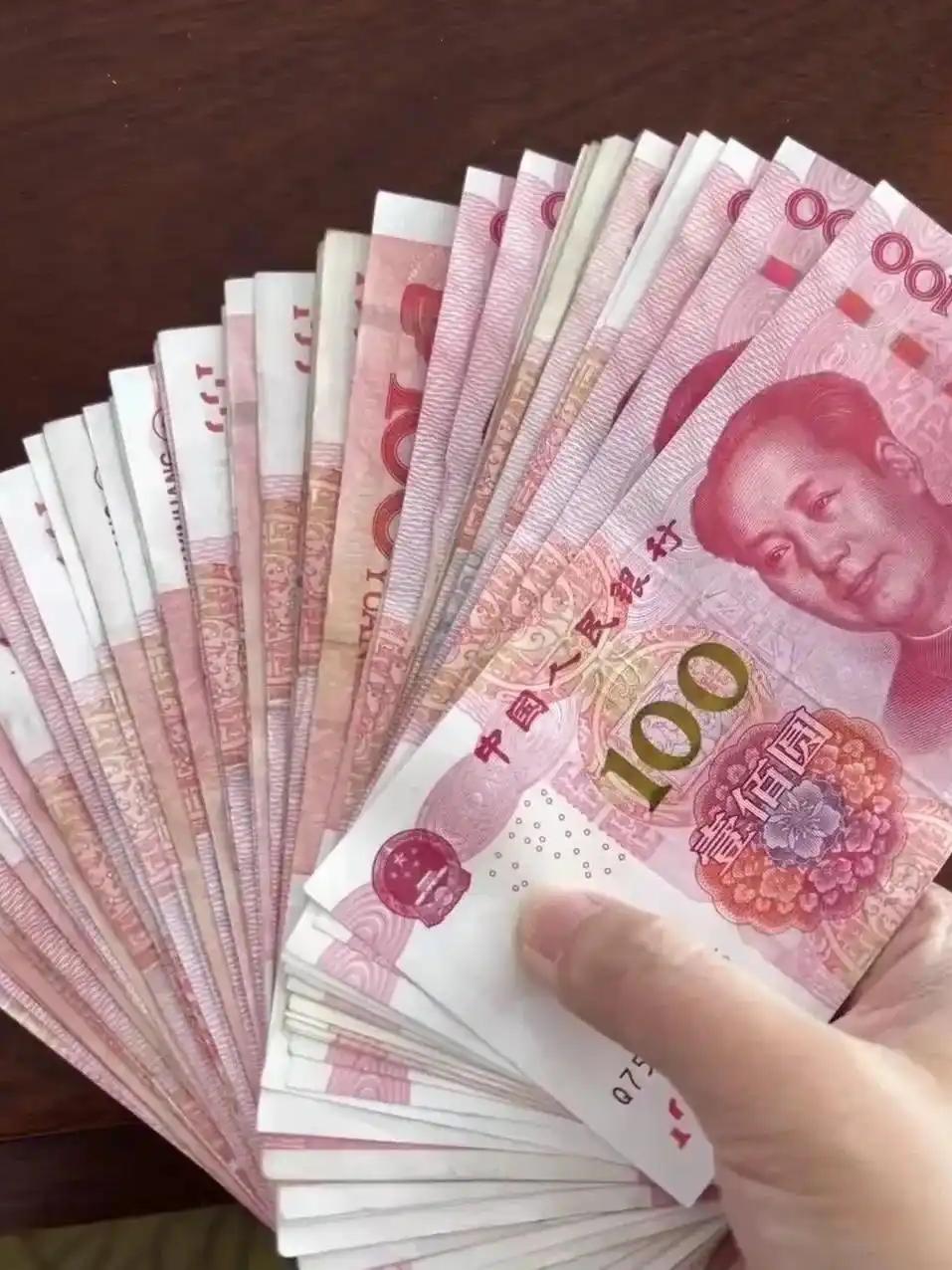 开学季的头疼事：老人这钱该不该掏

昨天跟邻居老姐姐一起聊天，听她念叨，孩子快开