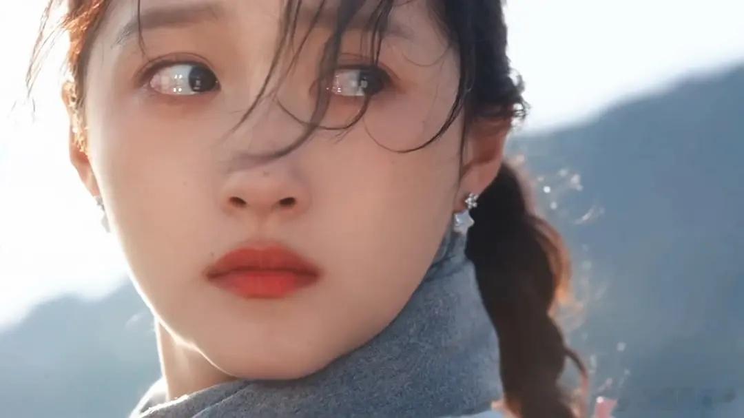 真的好美……耀眼真的特别好看……这部剧让我看到了不一样的晓彤 