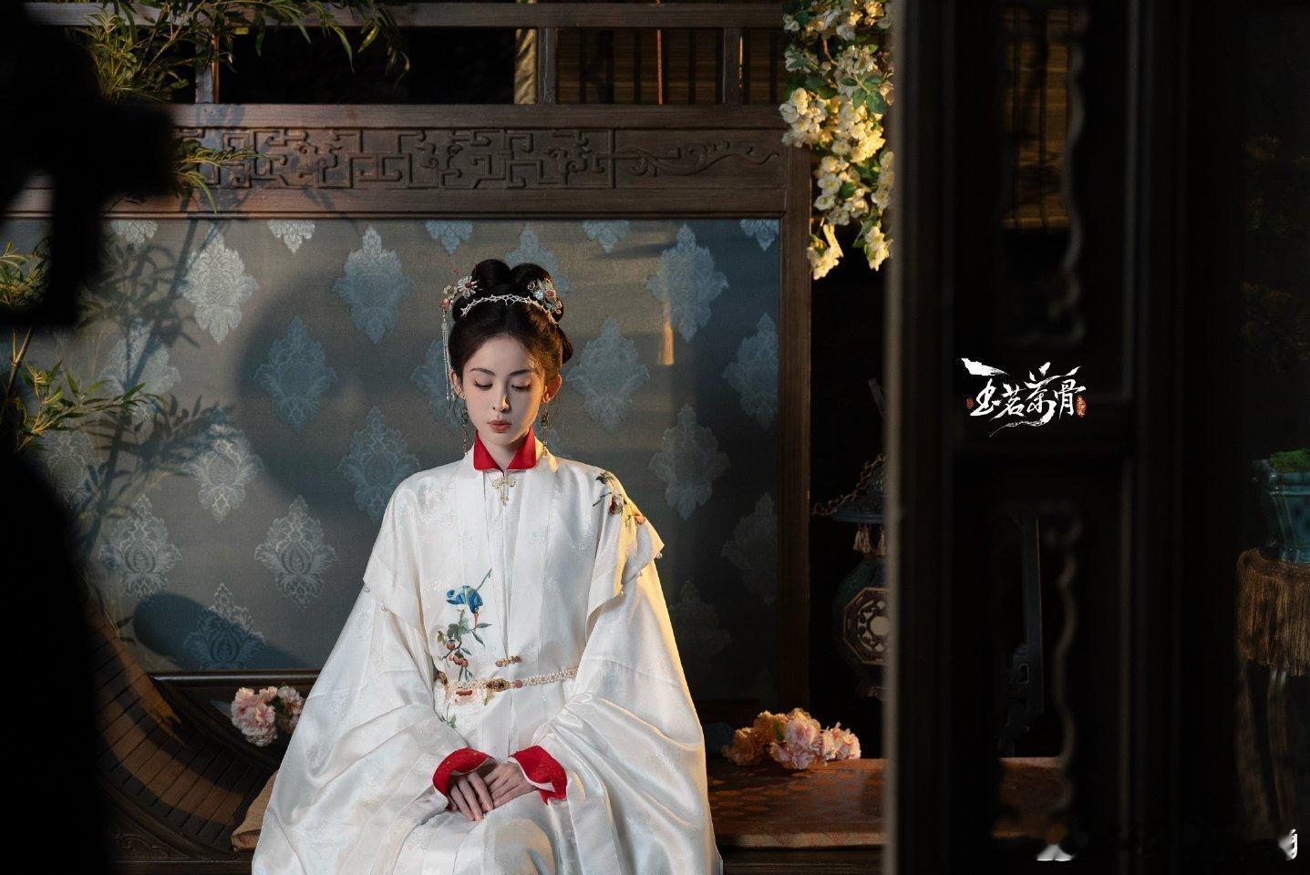 娜扎领衔主演玉茗茶骨 娜扎的造型师真的太会了！这个妆容让她看起来更加大气优雅，妆