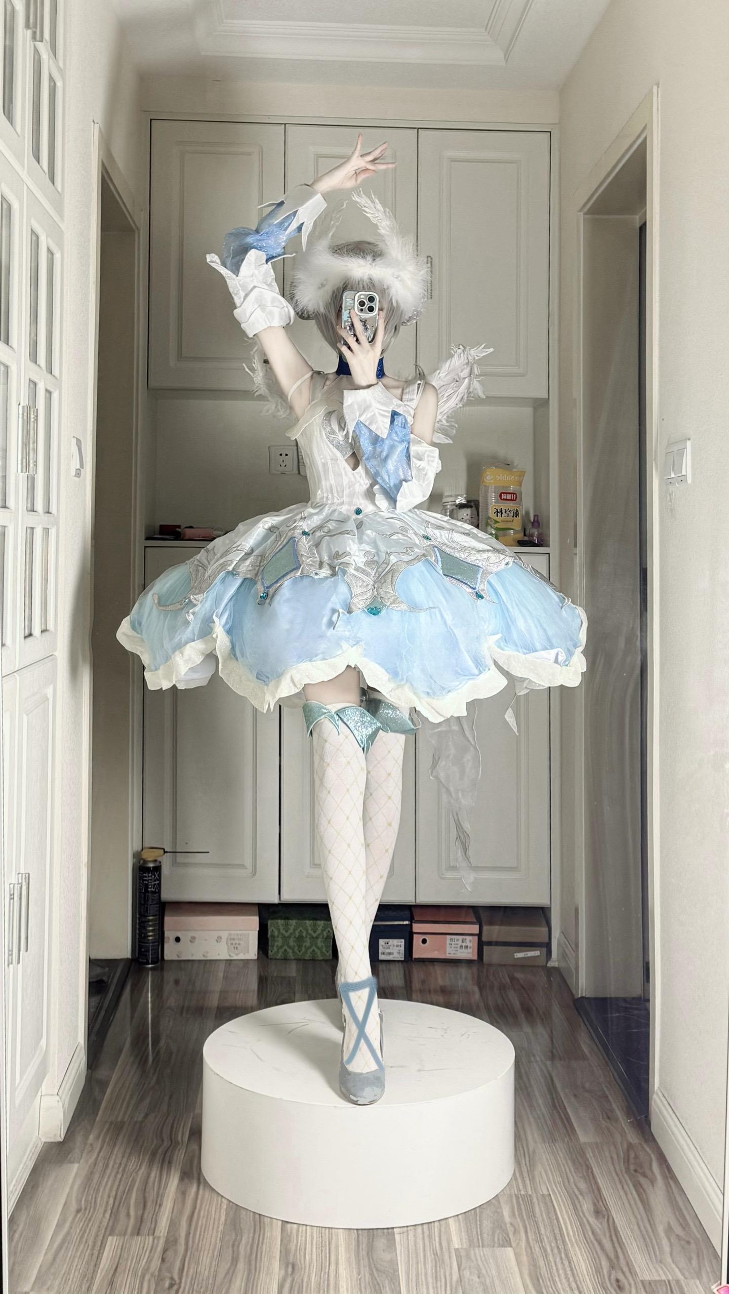 小小兰陵王可笑可笑。 衣服是 家的