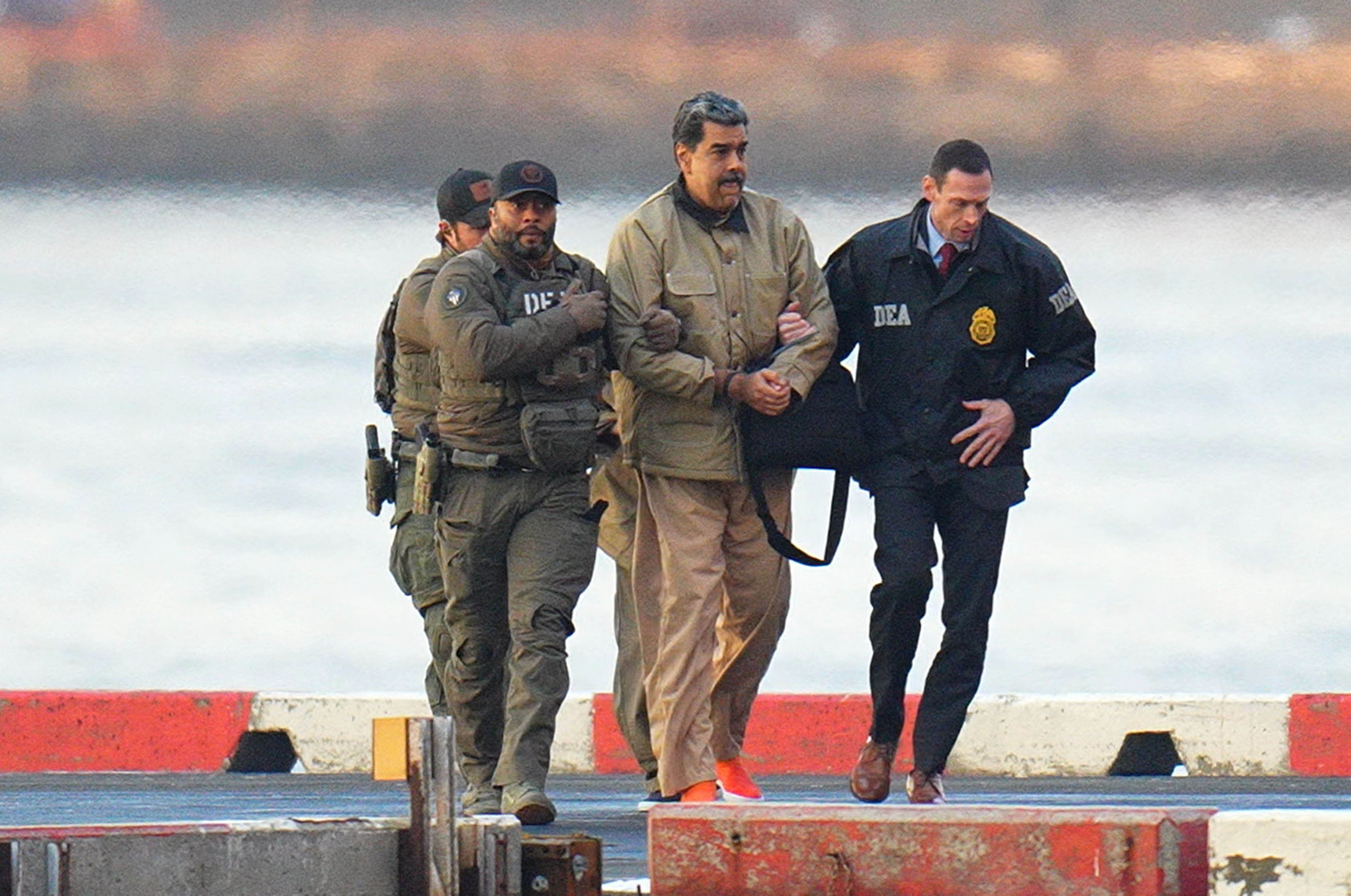 【#美政府阻止马杜罗从委获取律师费#】#马杜罗被曝没钱请律师# 近日，马杜罗的律