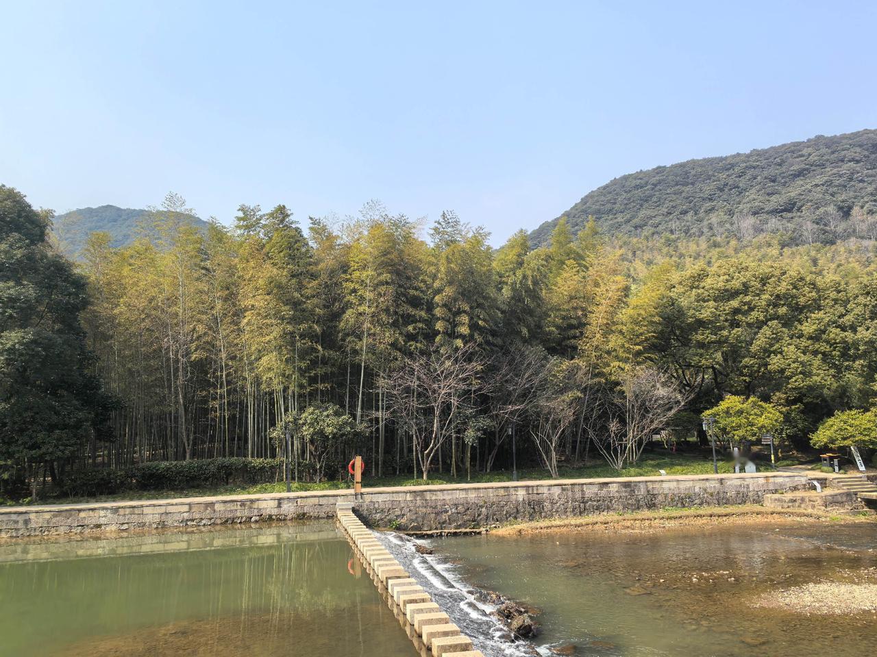 兰亭景区，有山有水，山是骨，水是魂，在绍兴这个文化底蕴浓厚的地方，才是人杰地灵，