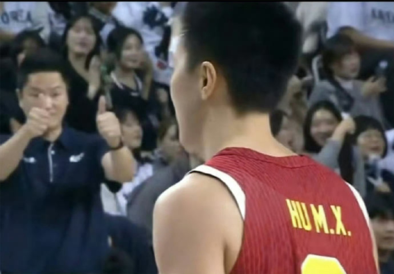 胡明轩只适合高端局，低端局千万别用。他修炼的是七伤拳，低端局伤不了对手，伤球迷！