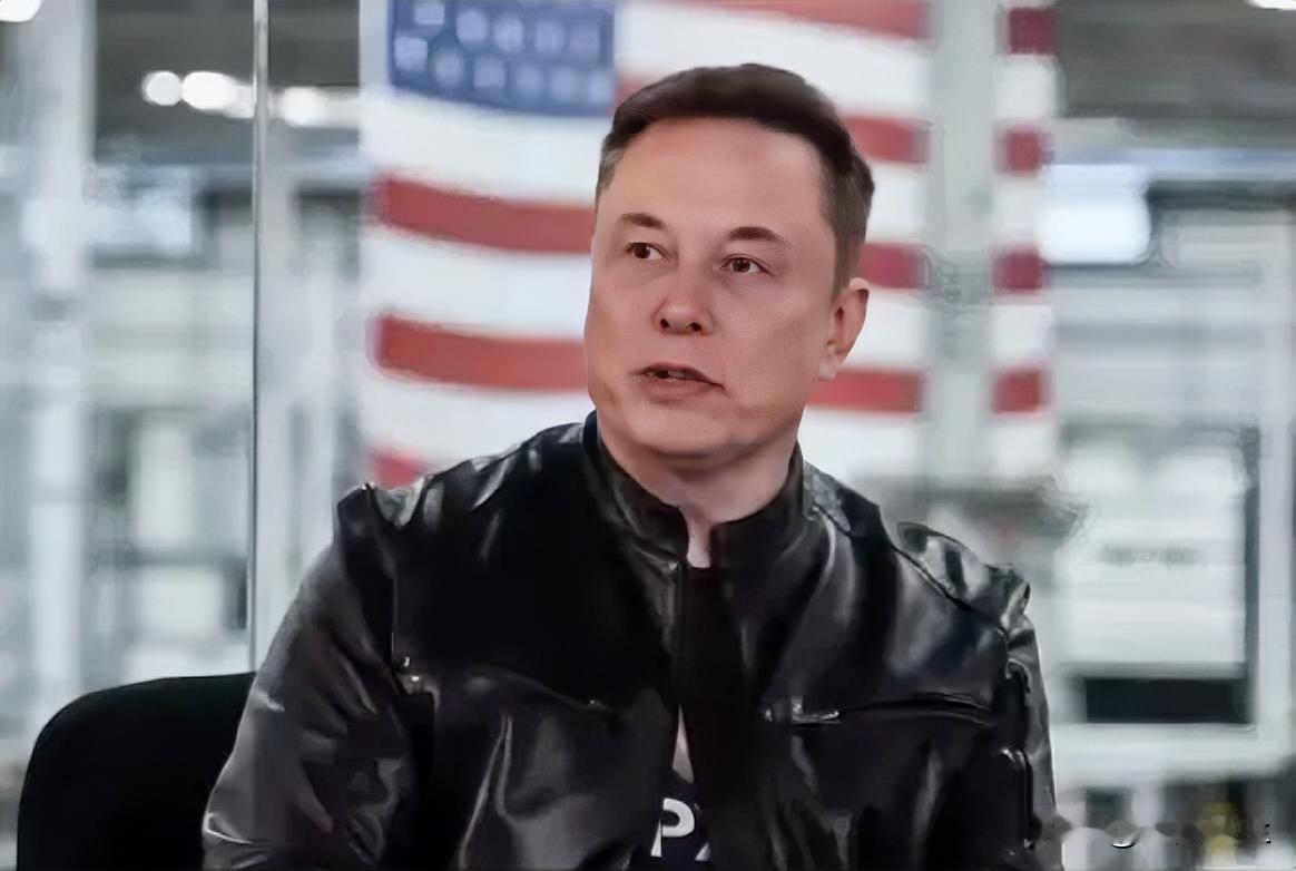 马斯克携SpaceX公布首颗AI卫星设计，峰值功率150kW、持续算力120kW