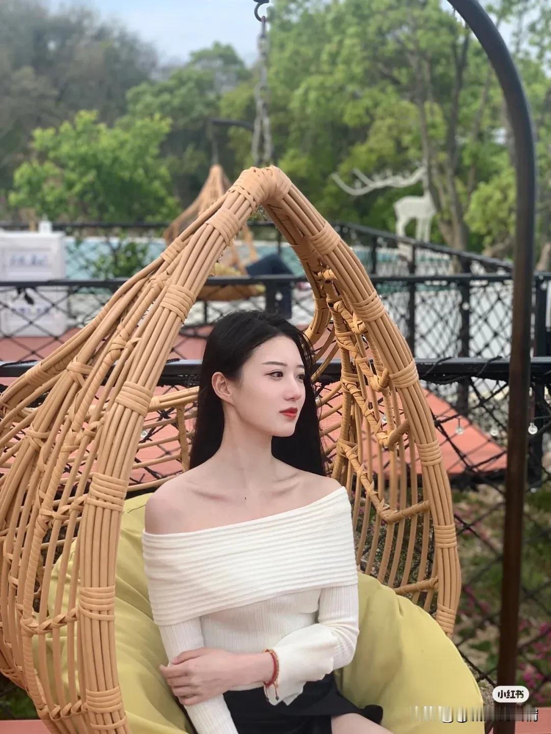 武汉一佳人仙姿玉色，美得真是让人目不转睛！