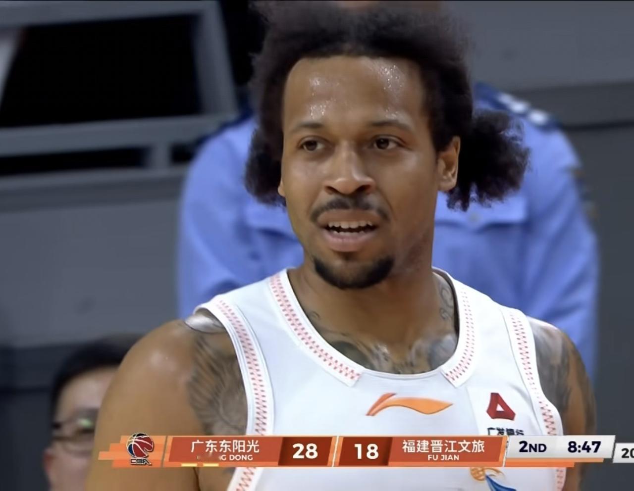 福建男篮的那个造犯规大王里斯科，在今天与广东男篮在客场的比赛中，他的这种战略失败