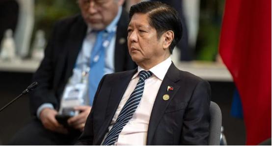 太尴尬了，小马科斯刚叫嚣要介入台海，转头当着全世界的面向中方解释：这都是误会！