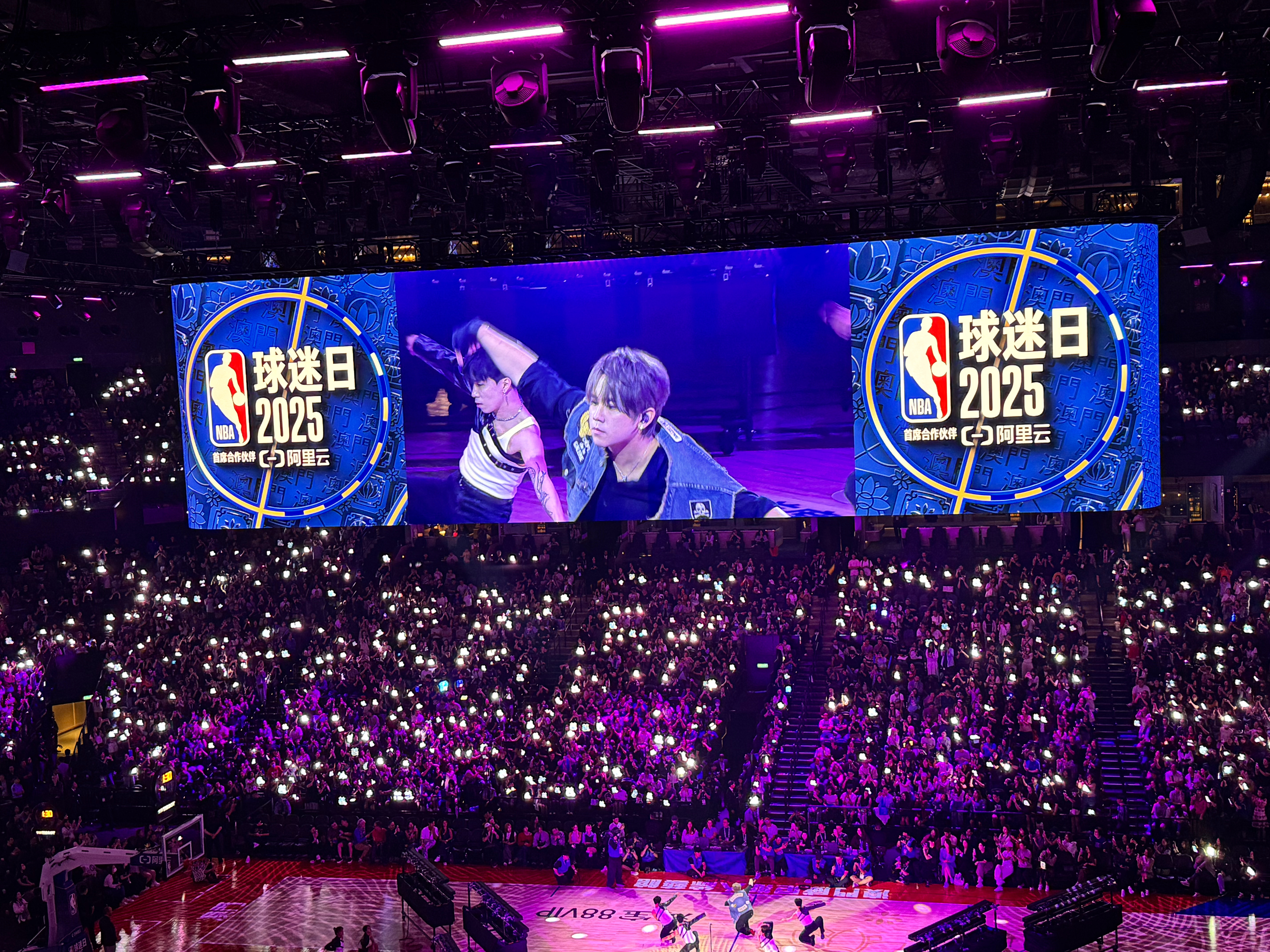 感谢NBA中国赛，可以看到香港顶流的现场演唱会了！nba中国赛2025 ​​​