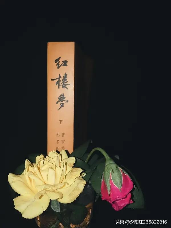 上联:咋夜红楼梦三国
下联:今晚西游记水浒