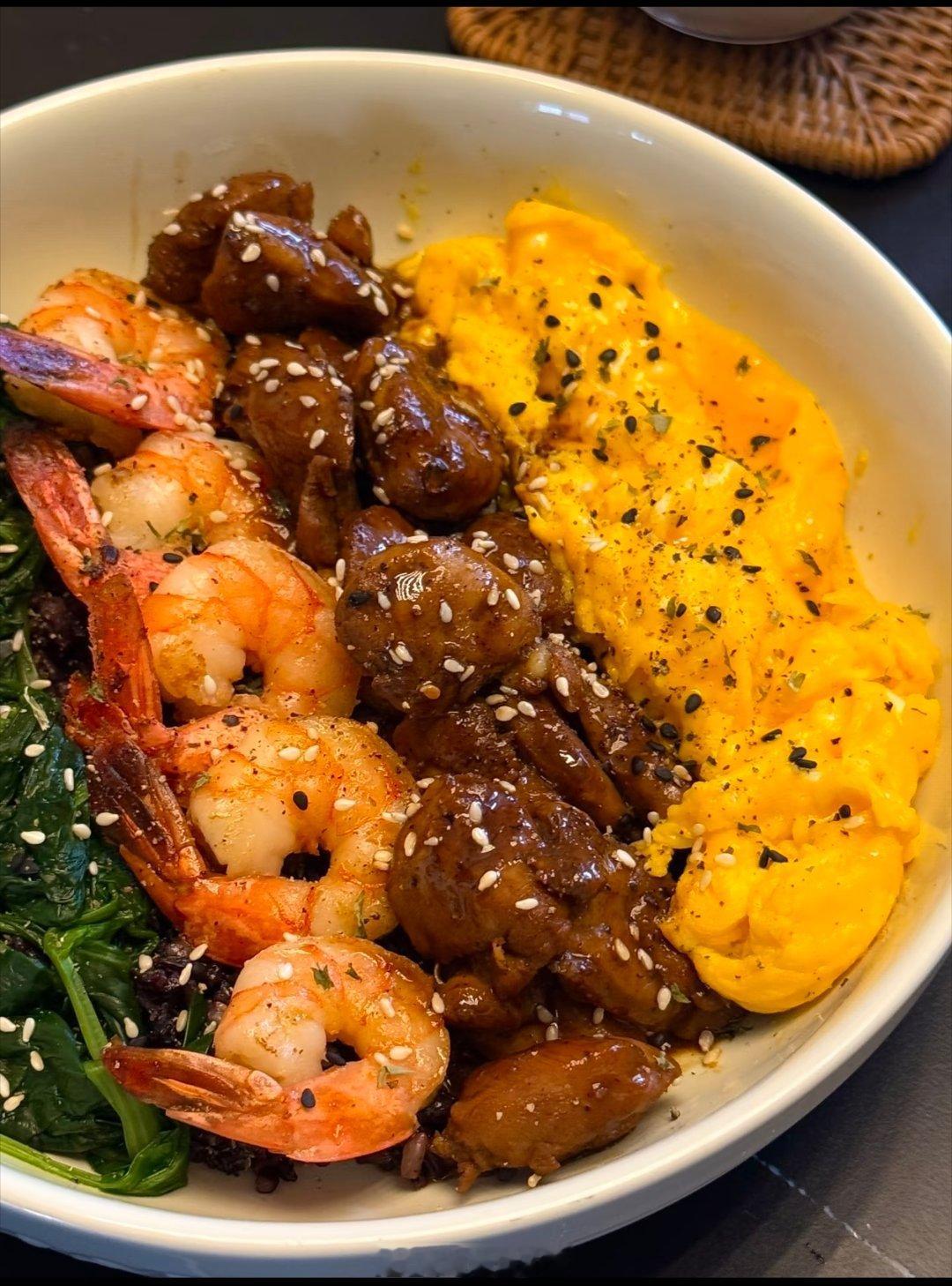 梦中情餐了属于是减脂餐最重要的是吃的下吃的饱，这一份早午餐满足了所有对减脂餐的幻