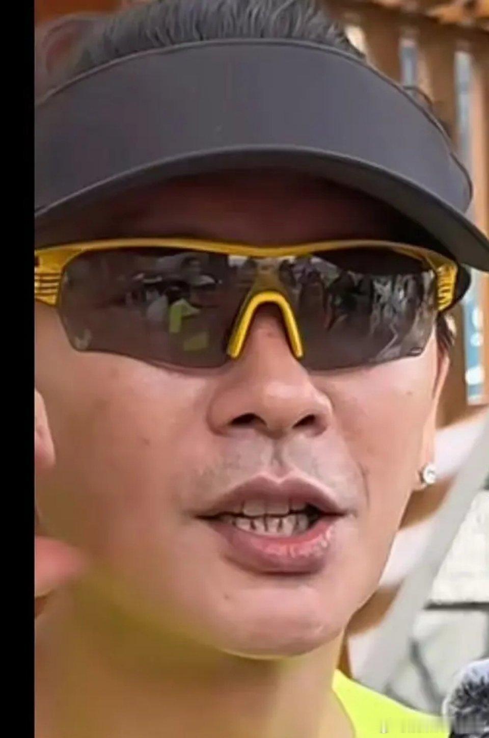 人老了真的会牙龈萎缩吗 