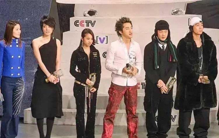 看图猜季节，大家说，这是一年四季中的哪一季？