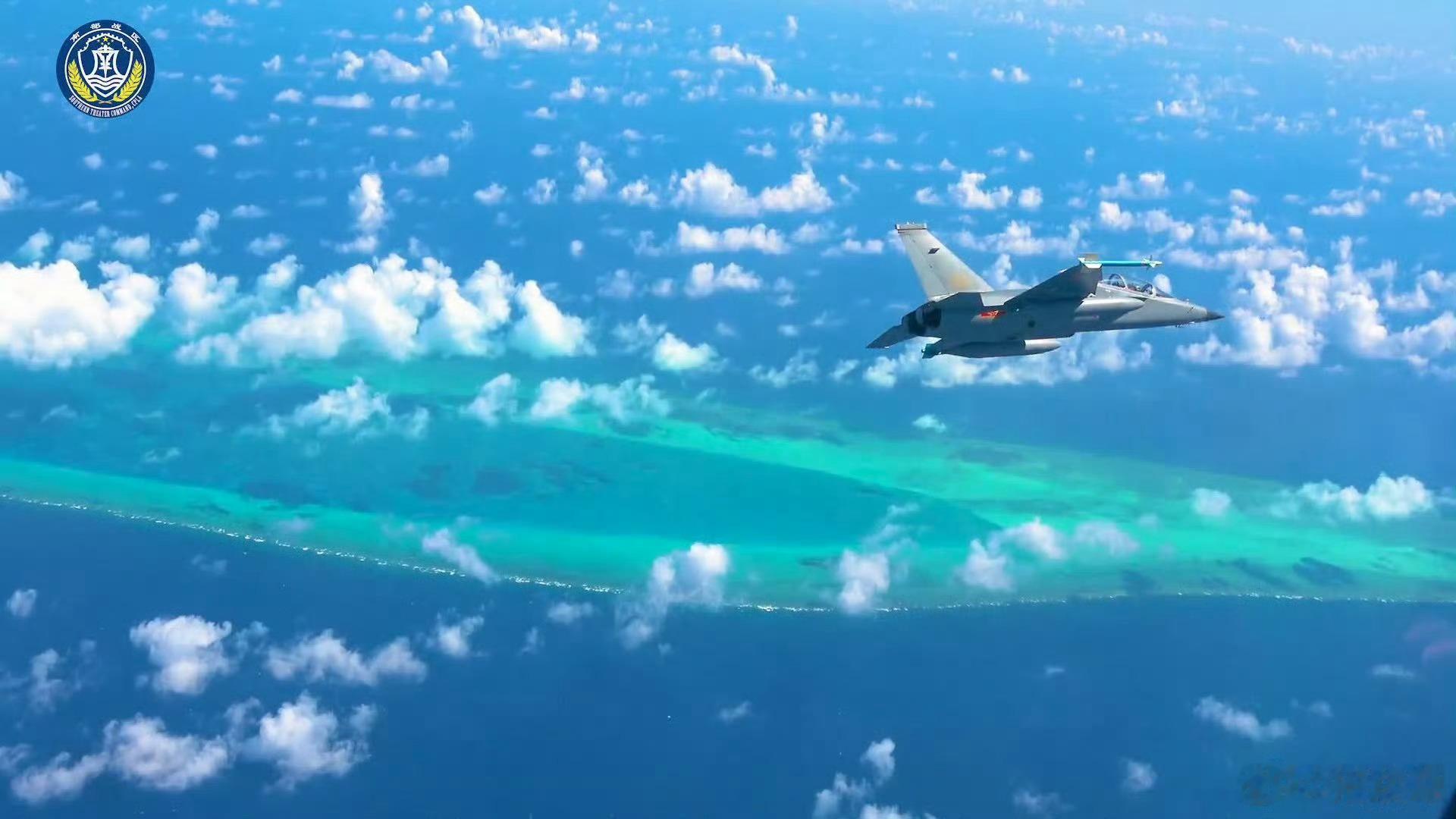 黄岩岛上空的15战机 
