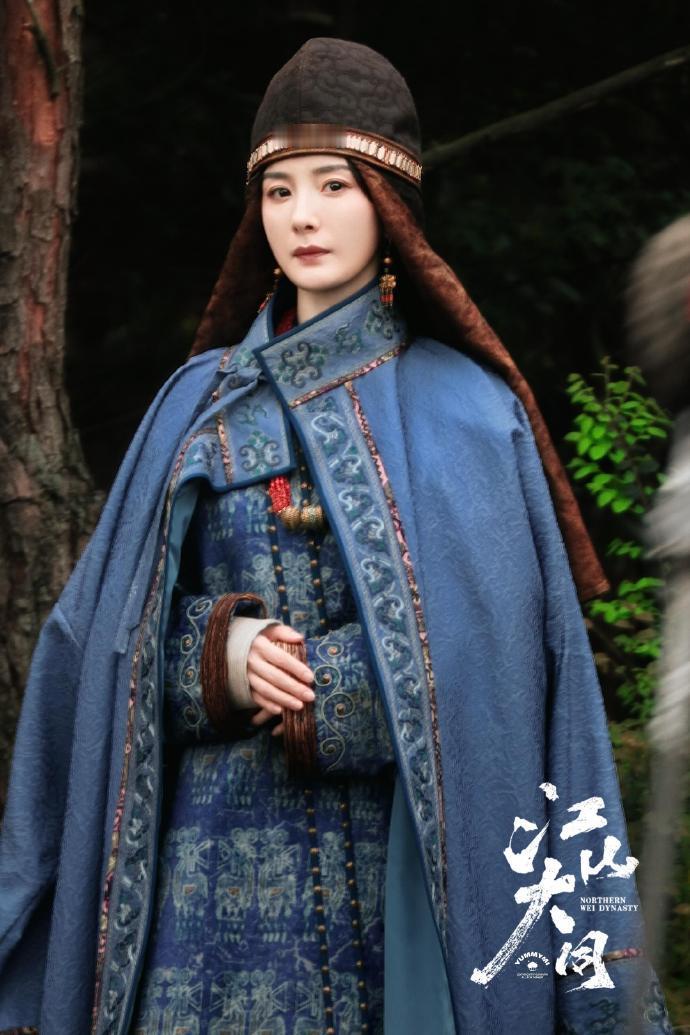 杨幂荆钗布裙难掩国色 杨幂冯湮儿粗布麻衣素美感 杨幂荆钗布裙难掩国色，杨幂冯湮儿