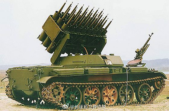 中国GSL-110B火箭布雷车，基于62式轻型坦克的底盘。我唯一能找到的照片是这