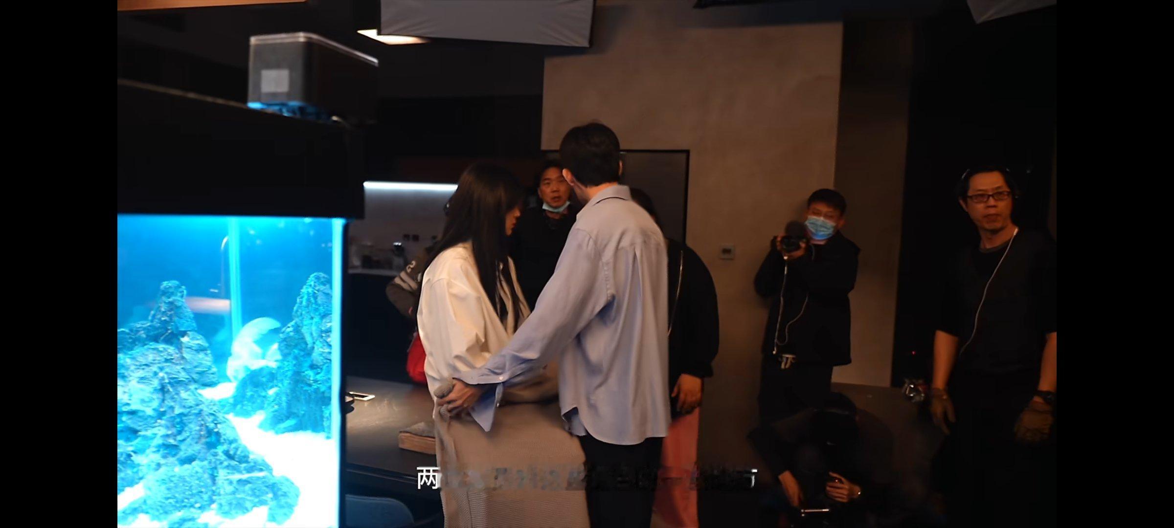 给桃桃盖腿