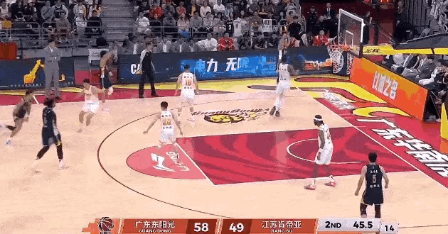 今晚的徐杰完爆庞峥麟！

现在，徐杰又提上了首发
那个熟悉的MVP又回来了
那个