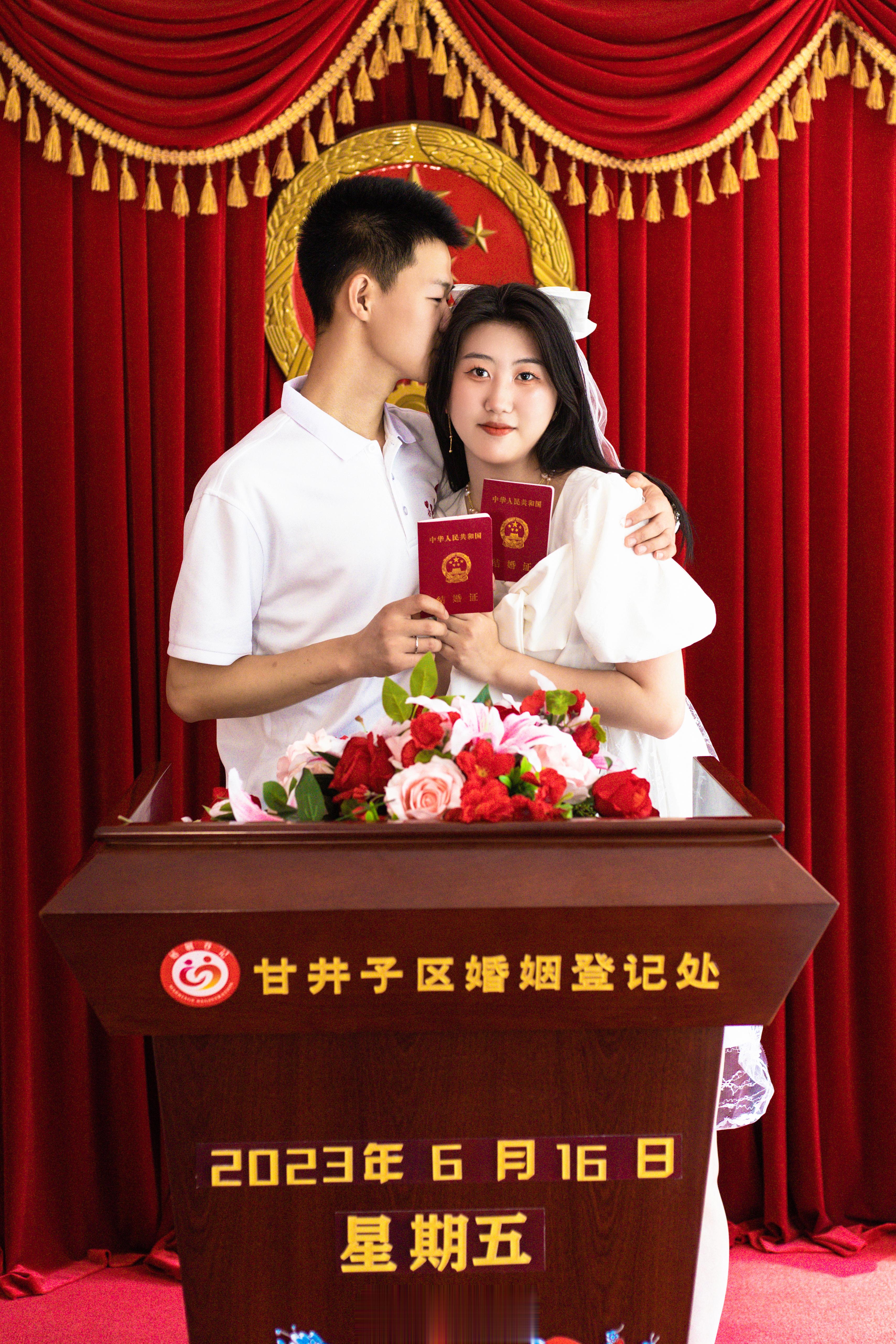 又拍到了一对特别爱笑的新人，欢乐的感觉拍照都好开心 ​​​