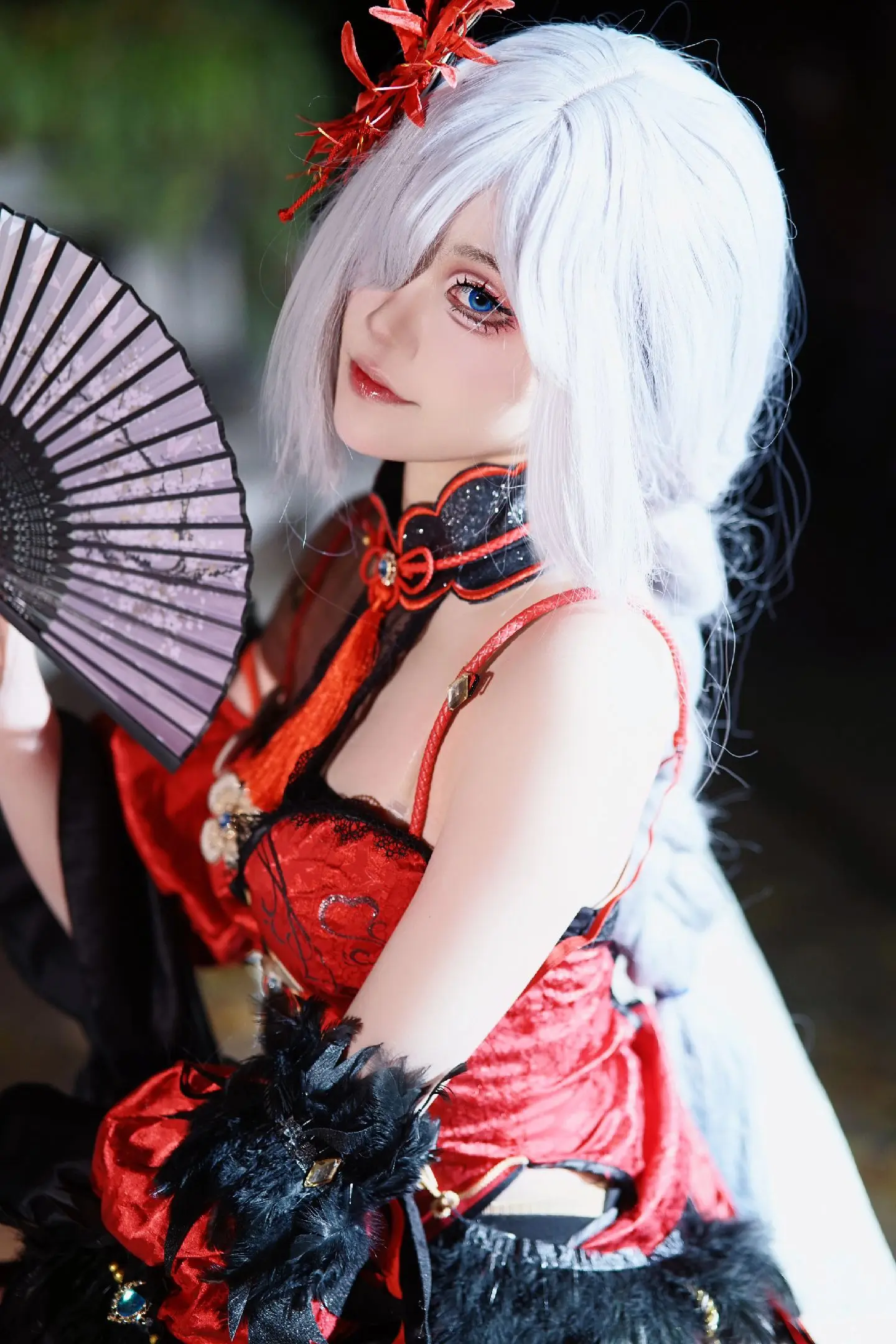 申鹤彼岸花。不知道你是喜欢人间的灯火，还是山林的月光？