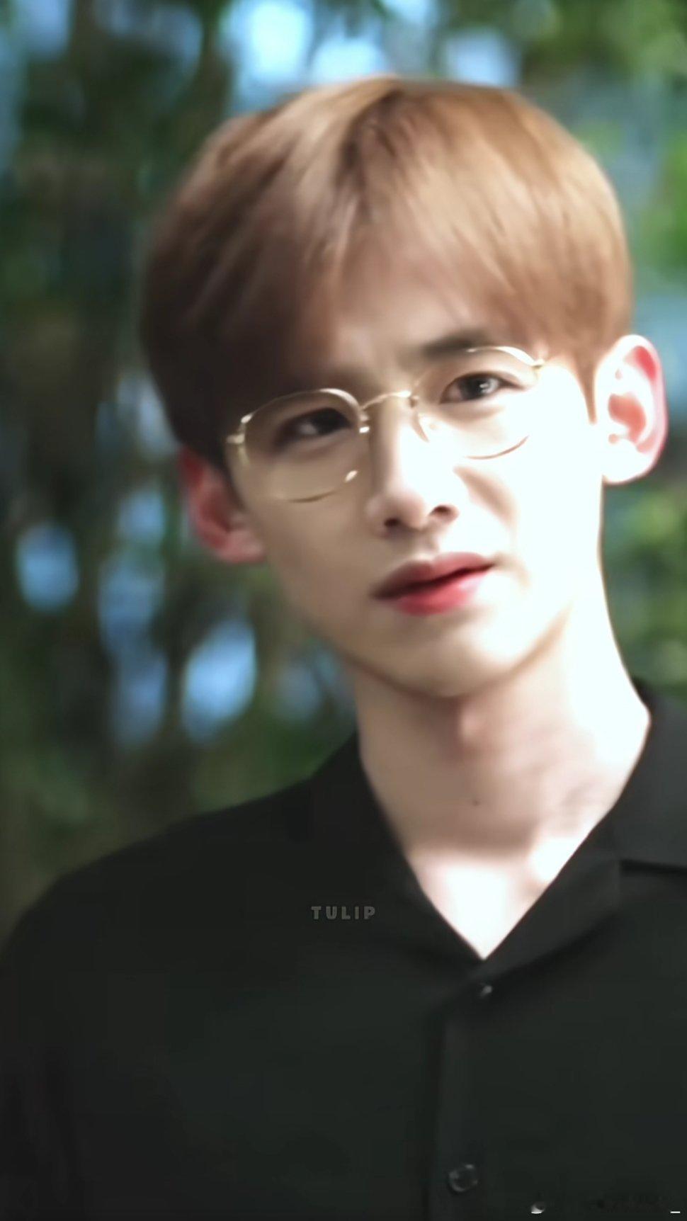 #白敬亭[超话]# 家夫驾到！真的是我的白月光[苦涩][苦涩]直接入坑！看了这个