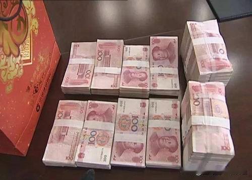 中午1.12。像往常一样我准备着今天上班前的午餐，虽然经济不太景气，但是还是要吃