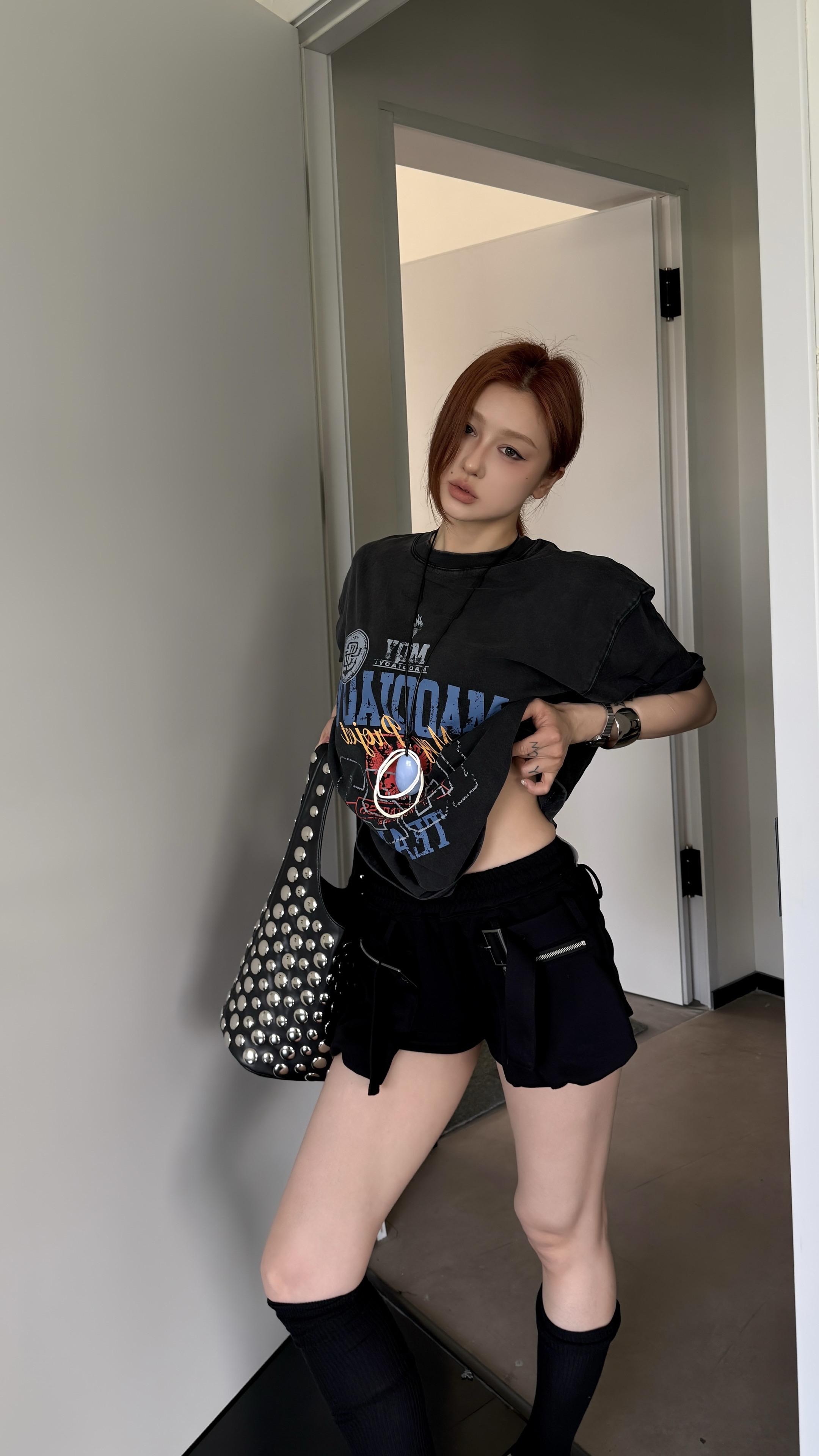 你为什么只喜欢身材好长相好性格好的呀。我的中午好你看不到吗