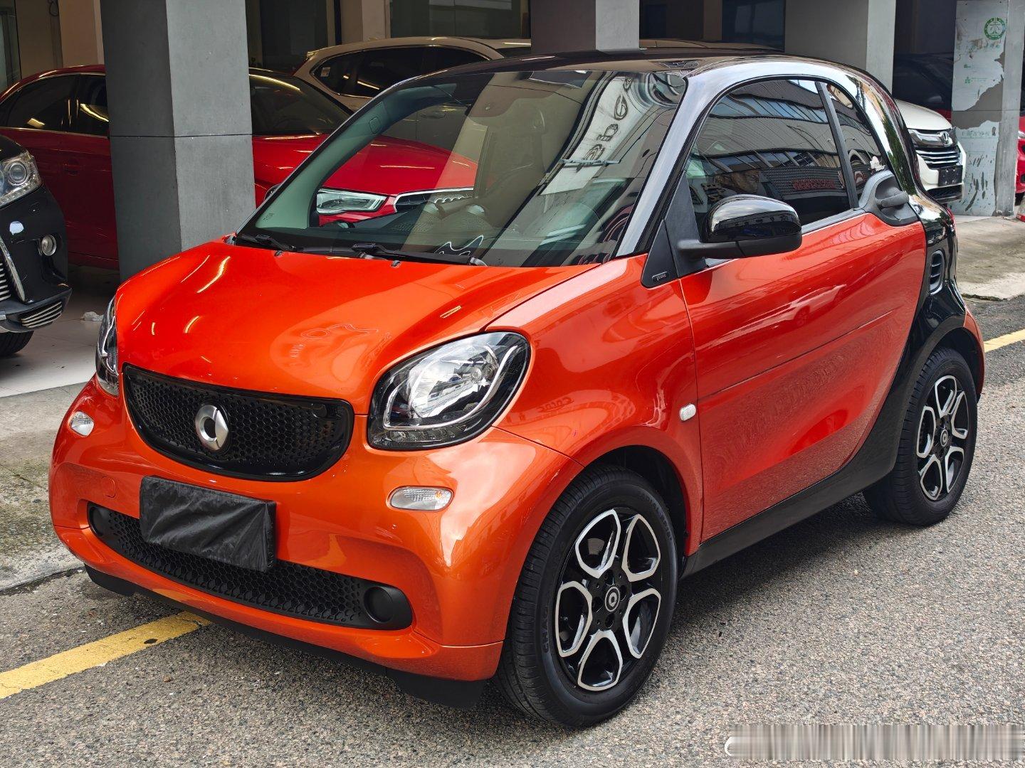 Smart 0.9T  高配真皮座椅带加热上牌2017年10月 公里4.9万 内