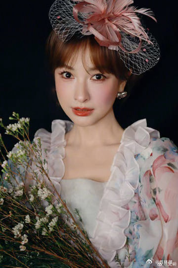 吴昕能通过我的喜友申请吗吴昕发出喜友申请我已经死死蹲住吴昕的喜友申请按钮了！情绪