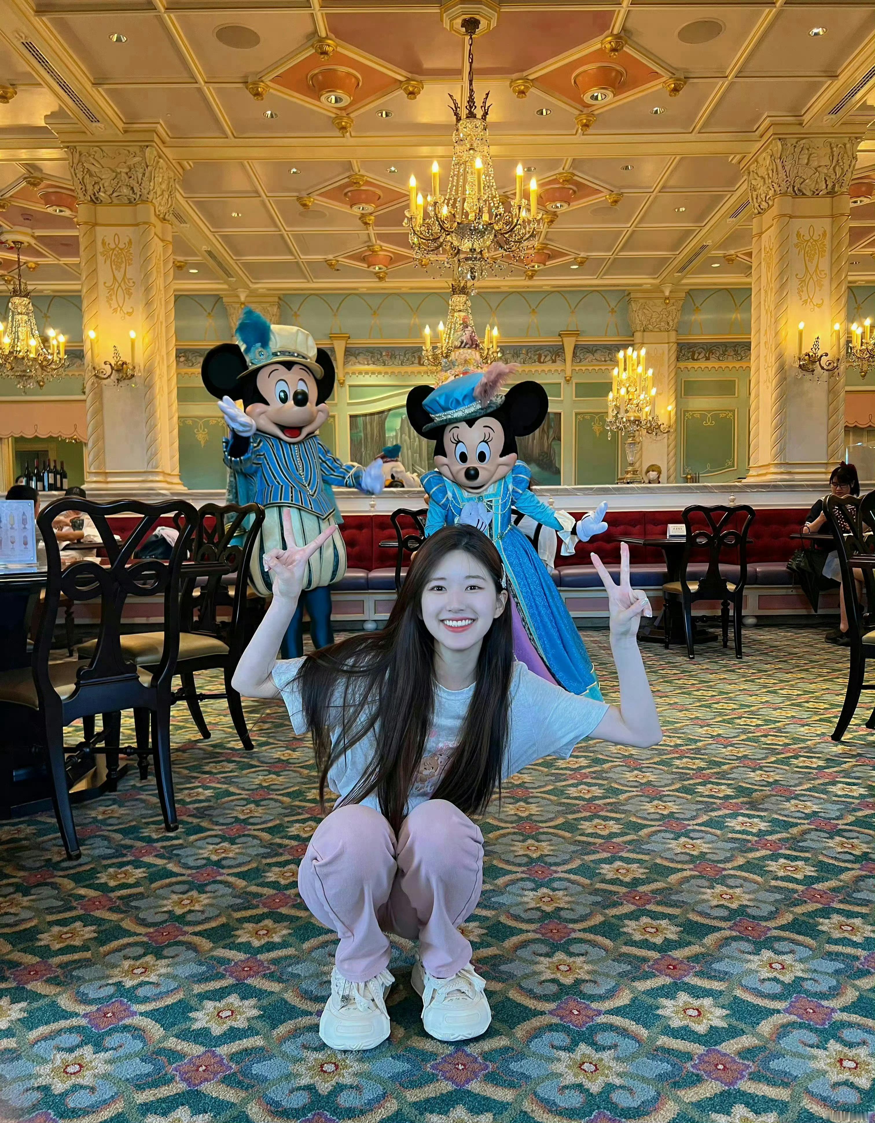 跟着赵露思学迪士尼游玩拍照姿势𝑫𝒊𝒔𝒏𝒆𝒚 •🎠 