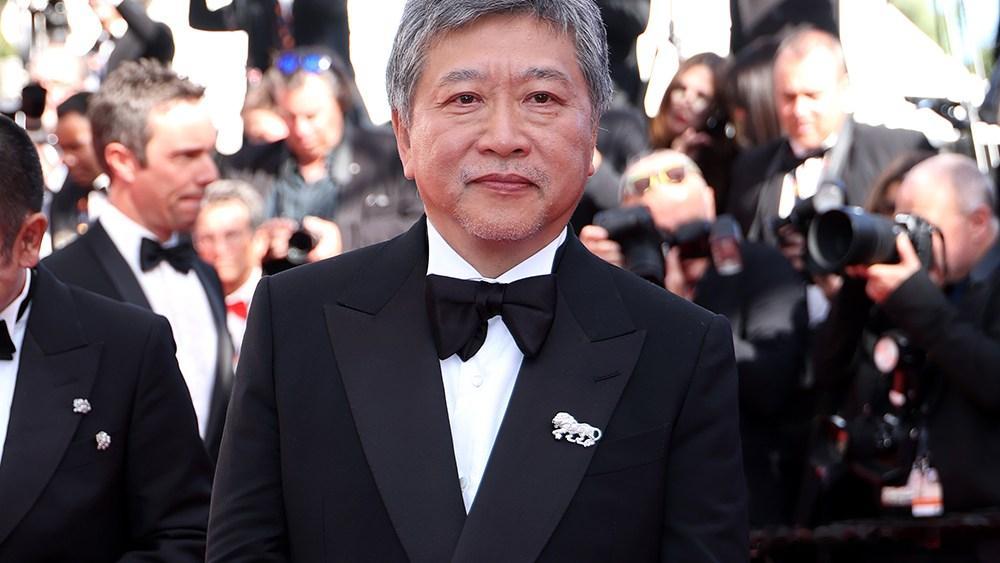 导演是枝裕和获得新加坡国际电影节颁发的Cinema Honorary Award