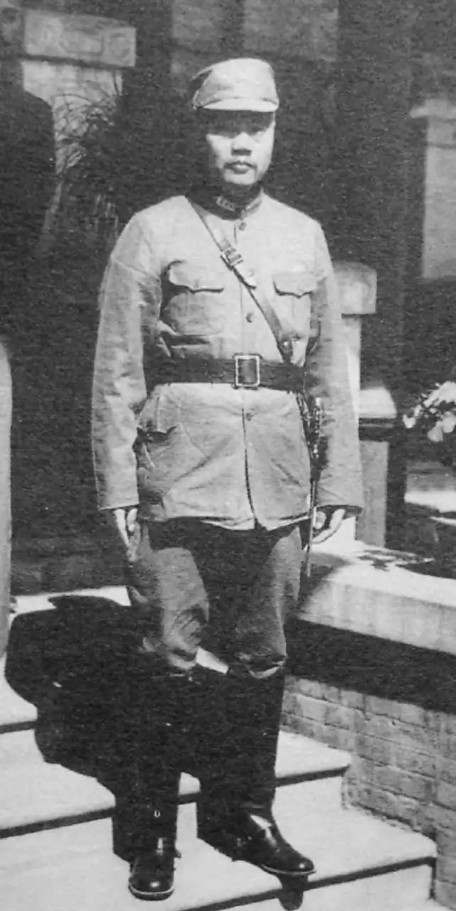 1937年，北平沦陷后，29军军长宋哲元的姨太太落在了鬼子手里。她挺着个大肚子，