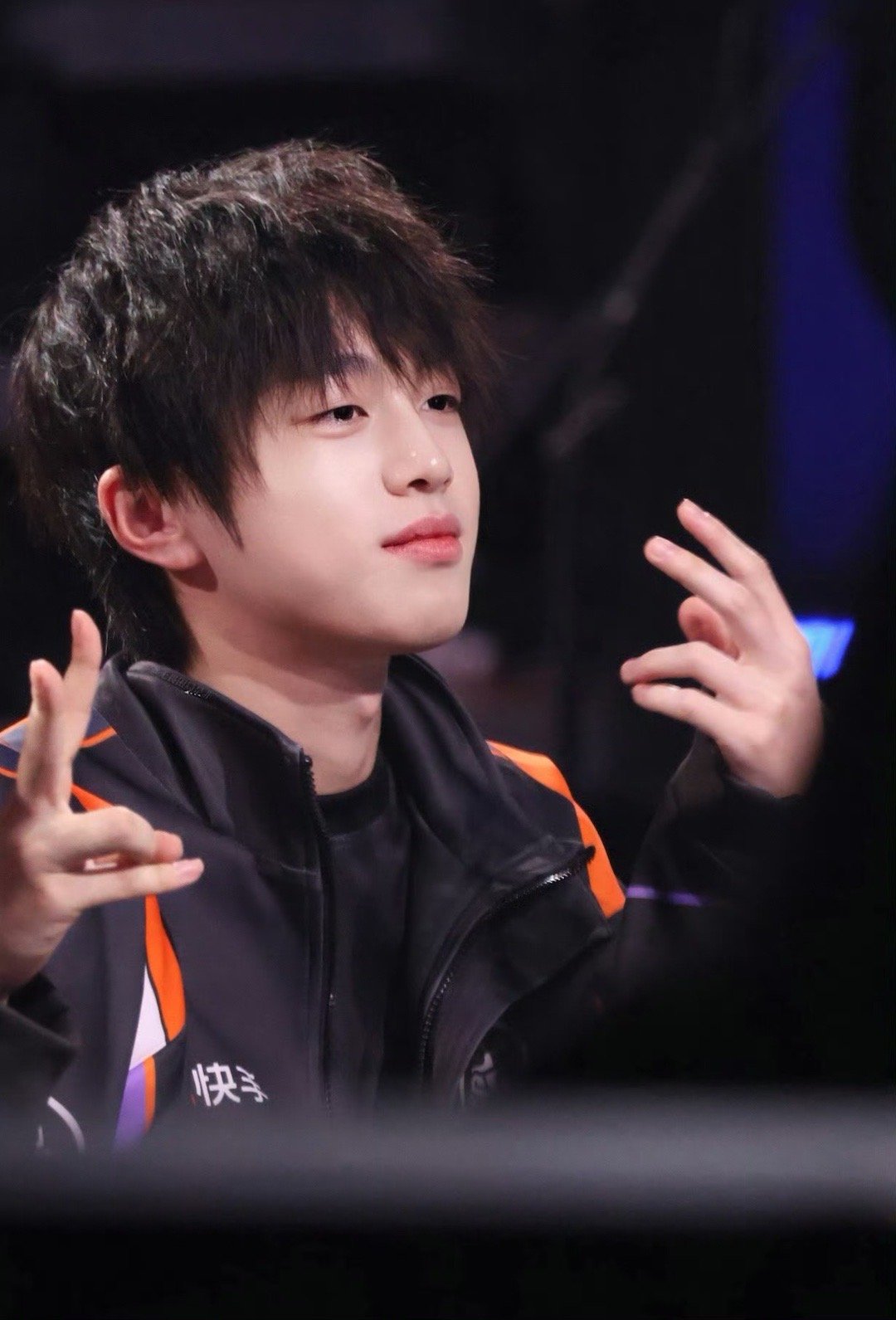 无言ZHY  1.19贴贴 看到回 