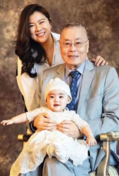 他是叶帅的女婿，78岁再次结婚，81岁妻子给他生了个女儿，84岁又给他生了个儿子