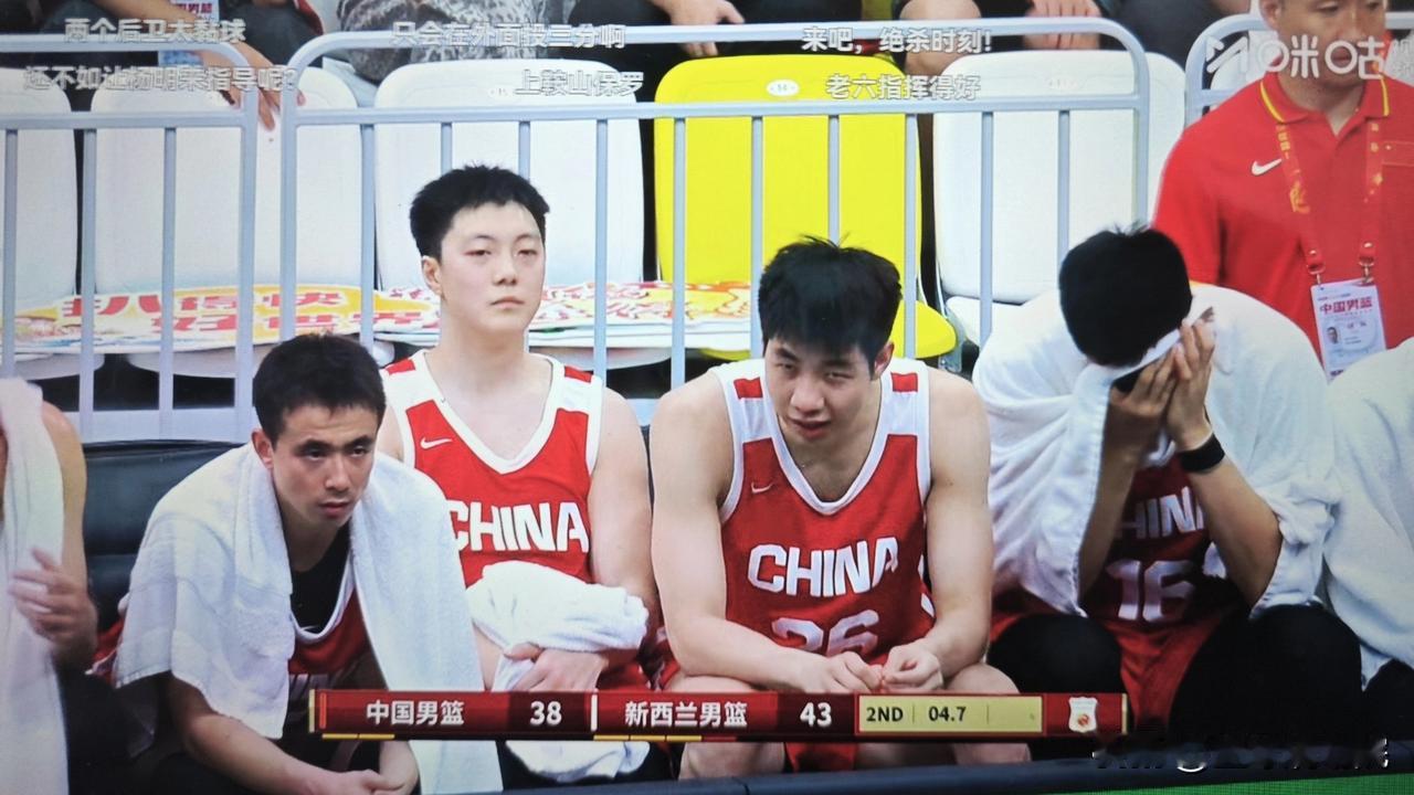 中国男篮半场落后新西兰4分，没想到打的最好的是赵嘉义！

中国男篮世预赛前的最后