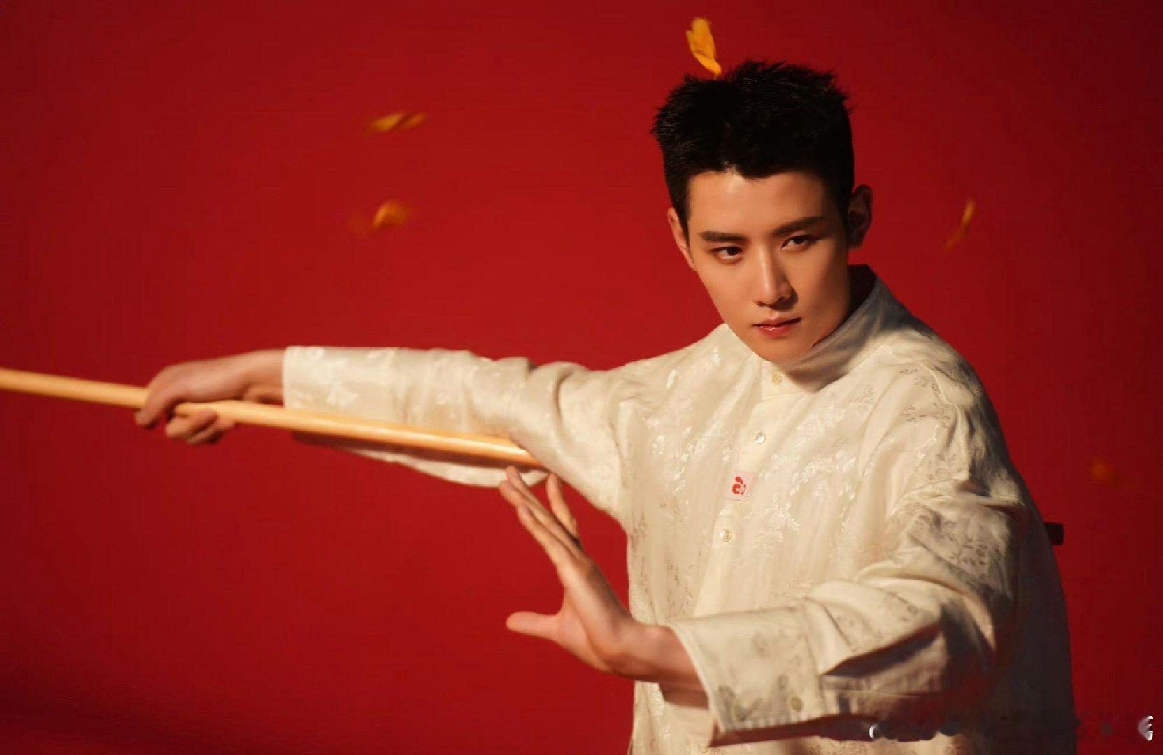 #任豪用摄像机选择观众#用摄像机选观众，是任豪与粉丝互动的独特方式。这种真诚的交