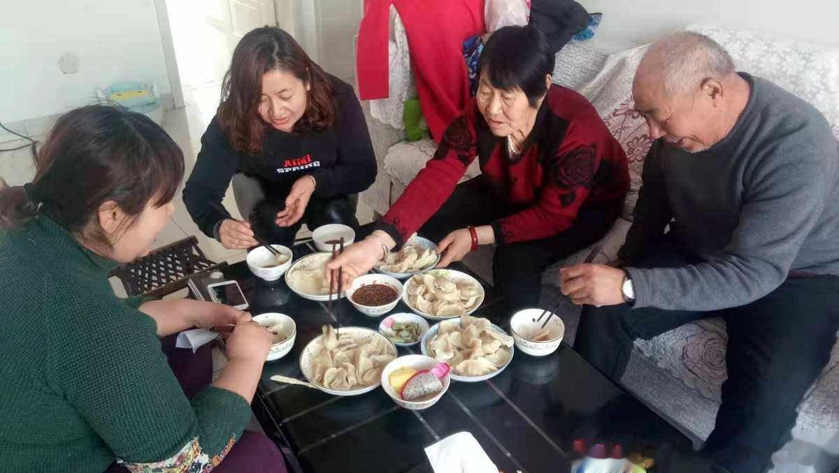 平时咨询时，我常建议老年人多吃饺子，并不是因为香，而是因为，饺子（肉馅）吸收好，