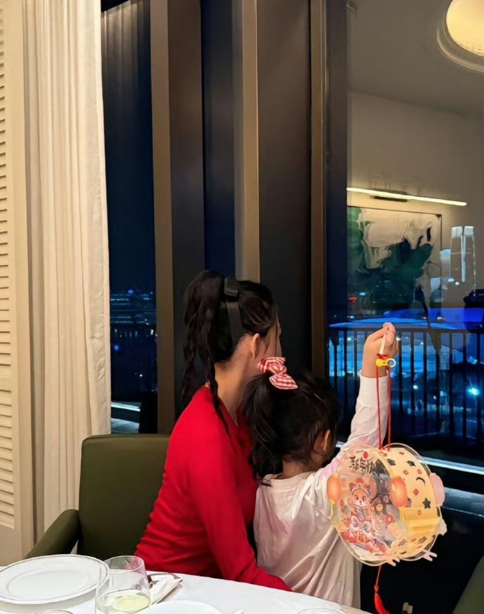 潘玮柏女儿这么大了  潘玮柏女儿首次公开  潘玮柏老婆宣云社媒首次曝光女儿：和小