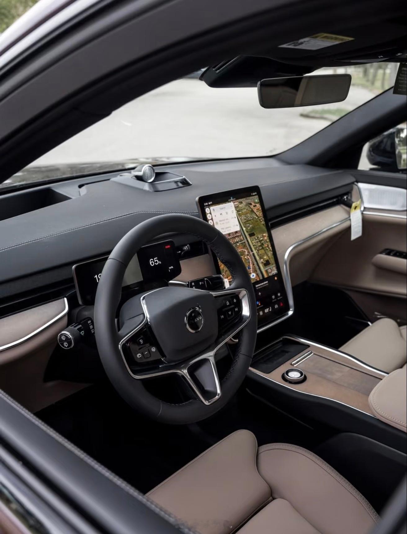 沃尔沃99周年后，沃尔沃纯电双旗舰开启预售EX90（纯电 SUV）：延续雷神之锤