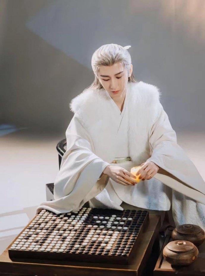 成毅360度运镜镜头长安二十四计内娱好久没见这么带感的运镜，搭配成毅的演技，谢淮