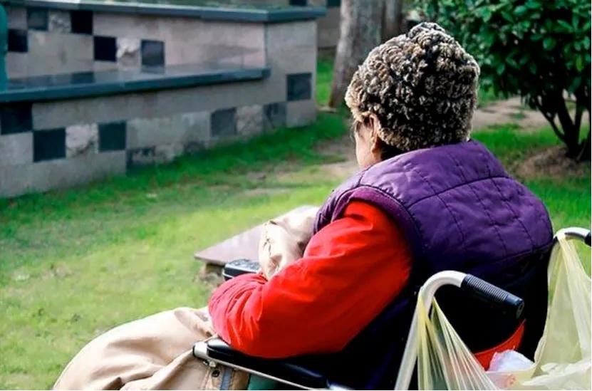 冬天是老人的夺命坎？！家里有65岁以上老人的千万要注意。

冬天一到，气温骤降，