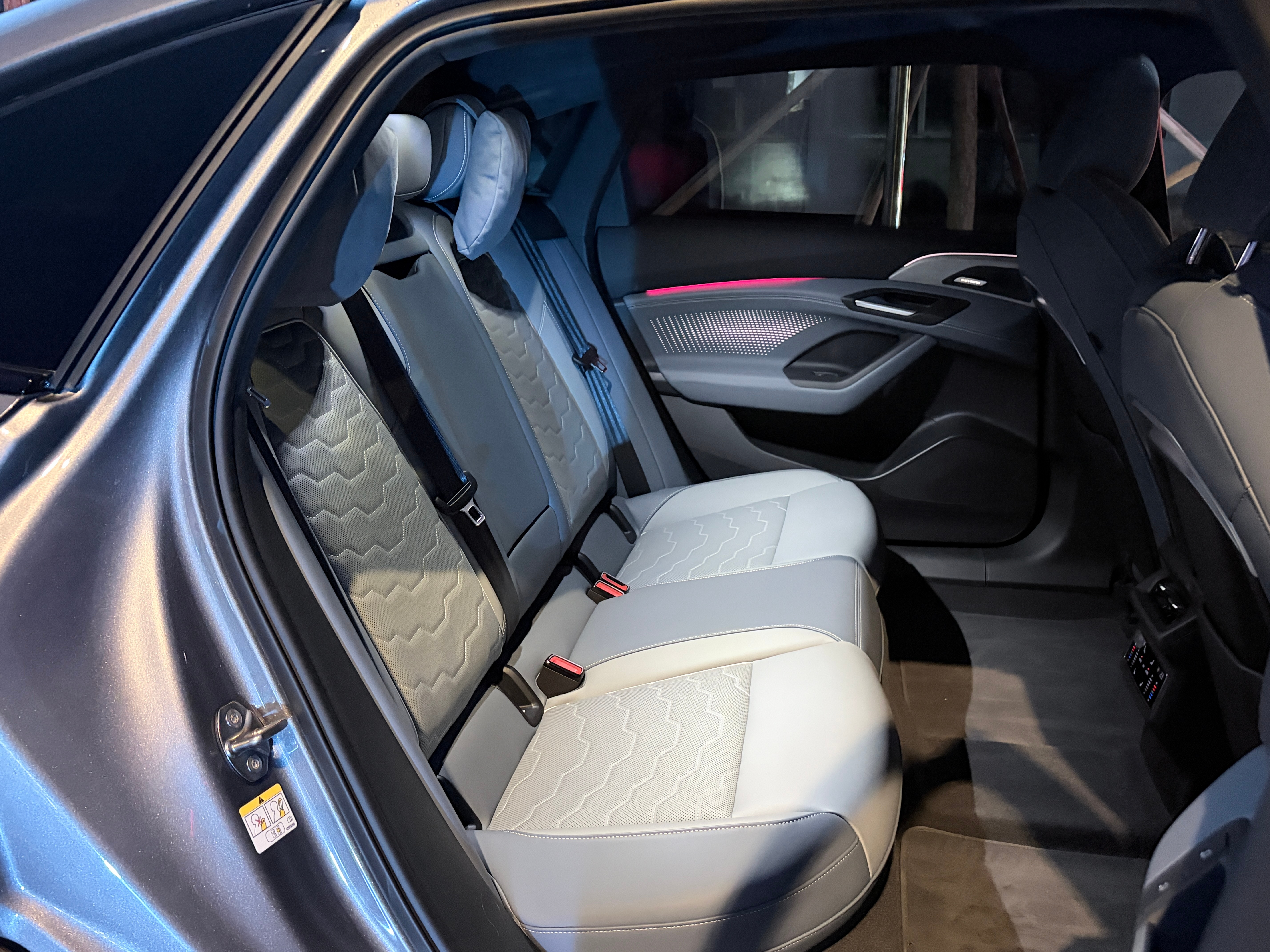 4月10日，一汽奥迪A6L e-tron正式上市，官方指导价30.98-43.9