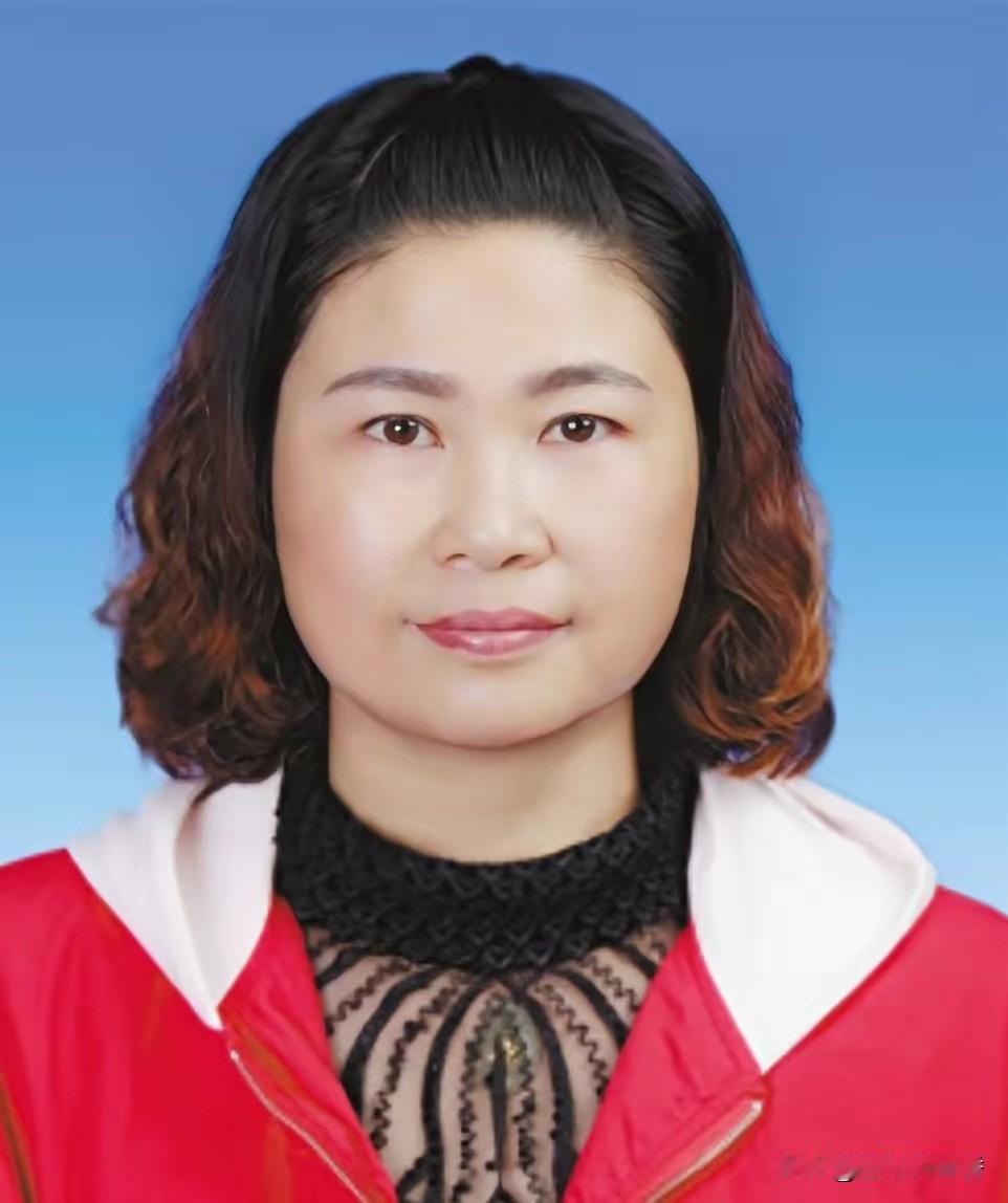 陈忠平，女，1969年7月生，汉族，贵州省黔东南州凯里市公安局交警大队交通协管员