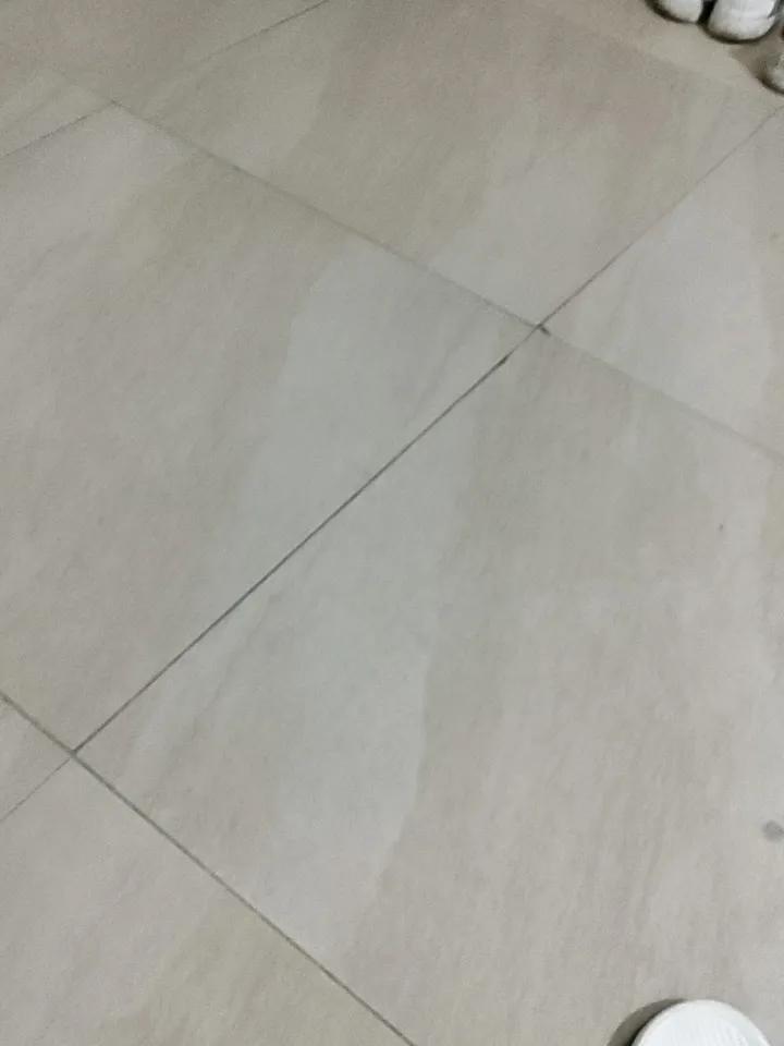 如果我有钱，绝对不会看不起普通人。钱不过是生活的工具，又不是衡量人品和价值的标尺