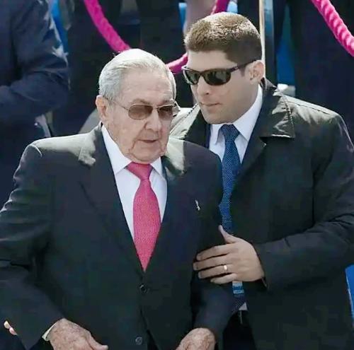 古巴政权更迭倒计时？最近出了个大新闻，前总统卡斯特罗的孙子，41岁的劳尔·吉列尔