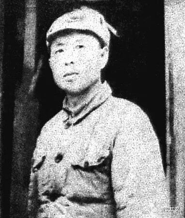 此人大名戴季英，伸手要官第一人。此人资格比较老，鄂豫皖根据地主要领导人之一、此人