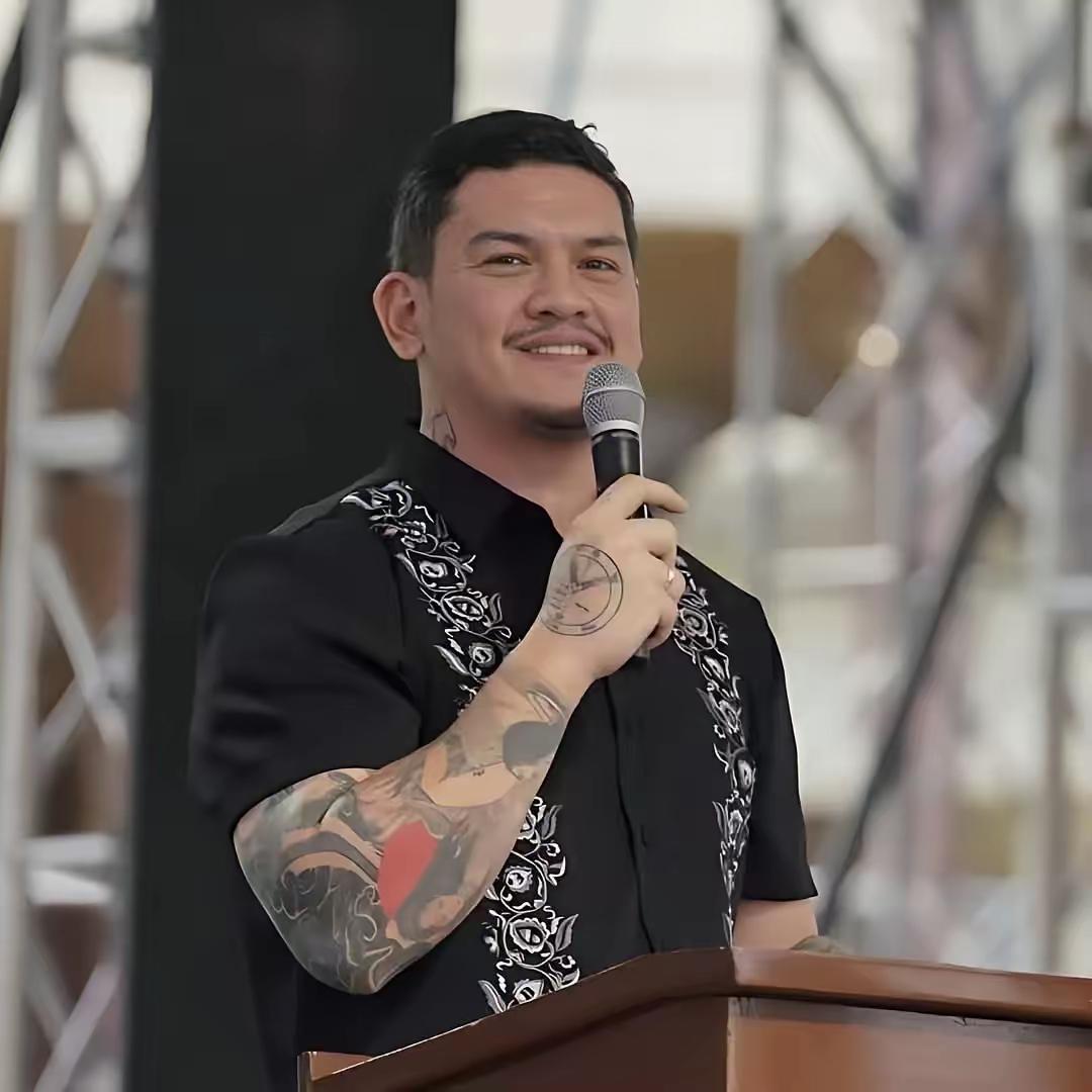 卡耶塔诺迎来援军！
 
6月7日，菲律宾善政和问责制改革联盟发表声明，支持参议员